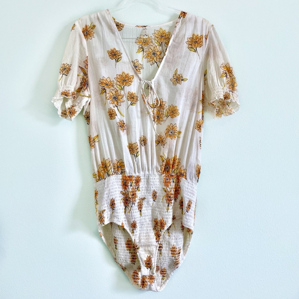 Free People Intimately Size Large L Floral V Neck Tie Short Sleeve Bodysuit Top